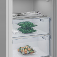 Холодильник Beko RCSA240K40WN
